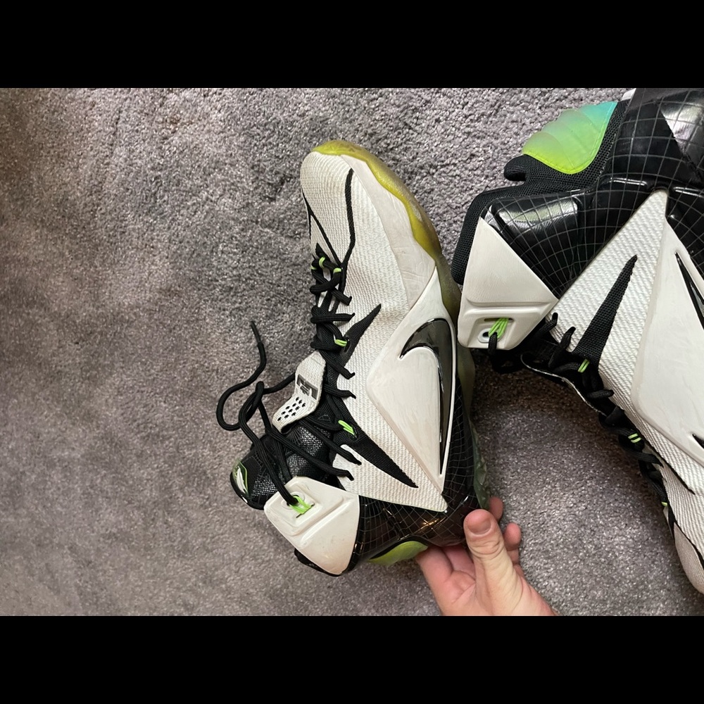 LeBron 12 - Picture 3 of 7
